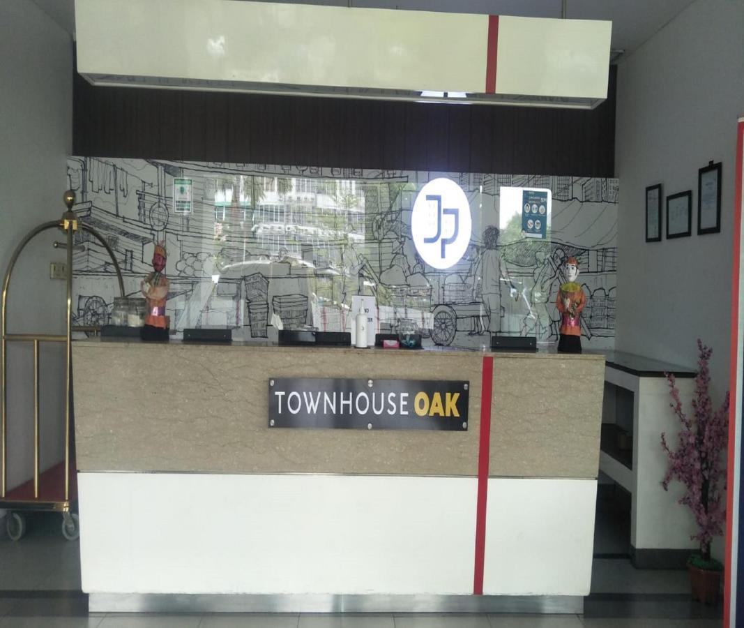 Townhouse Oak Jp Hotel Jakarta Extérieur photo