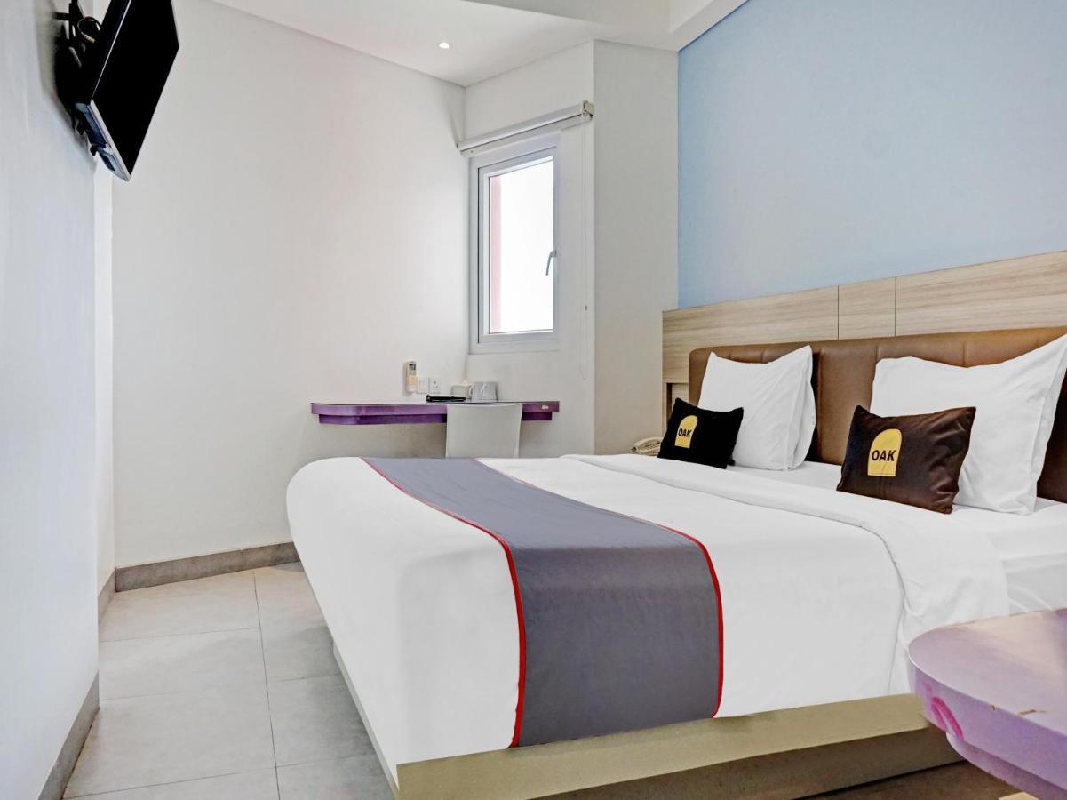 Townhouse Oak Jp Hotel Jakarta Extérieur photo