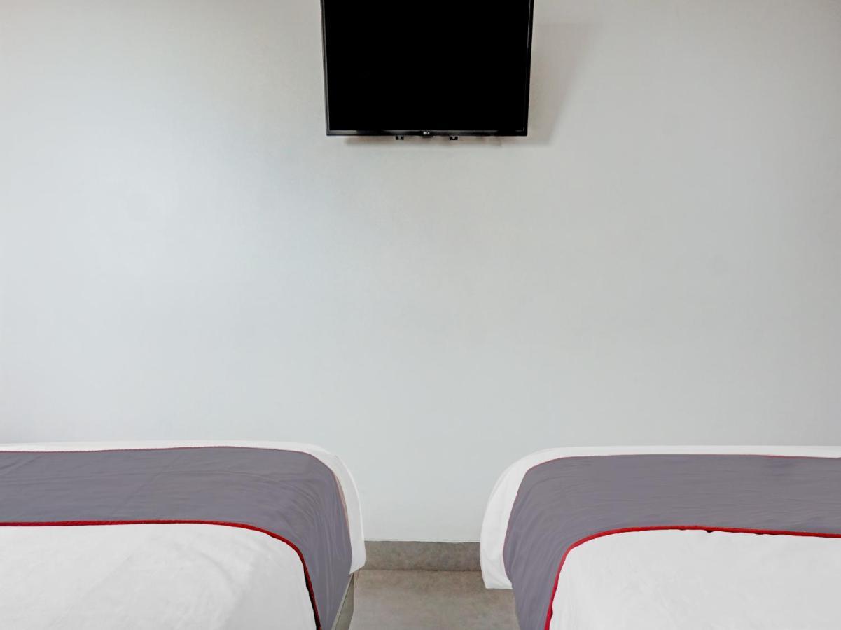 Townhouse Oak Jp Hotel Jakarta Extérieur photo