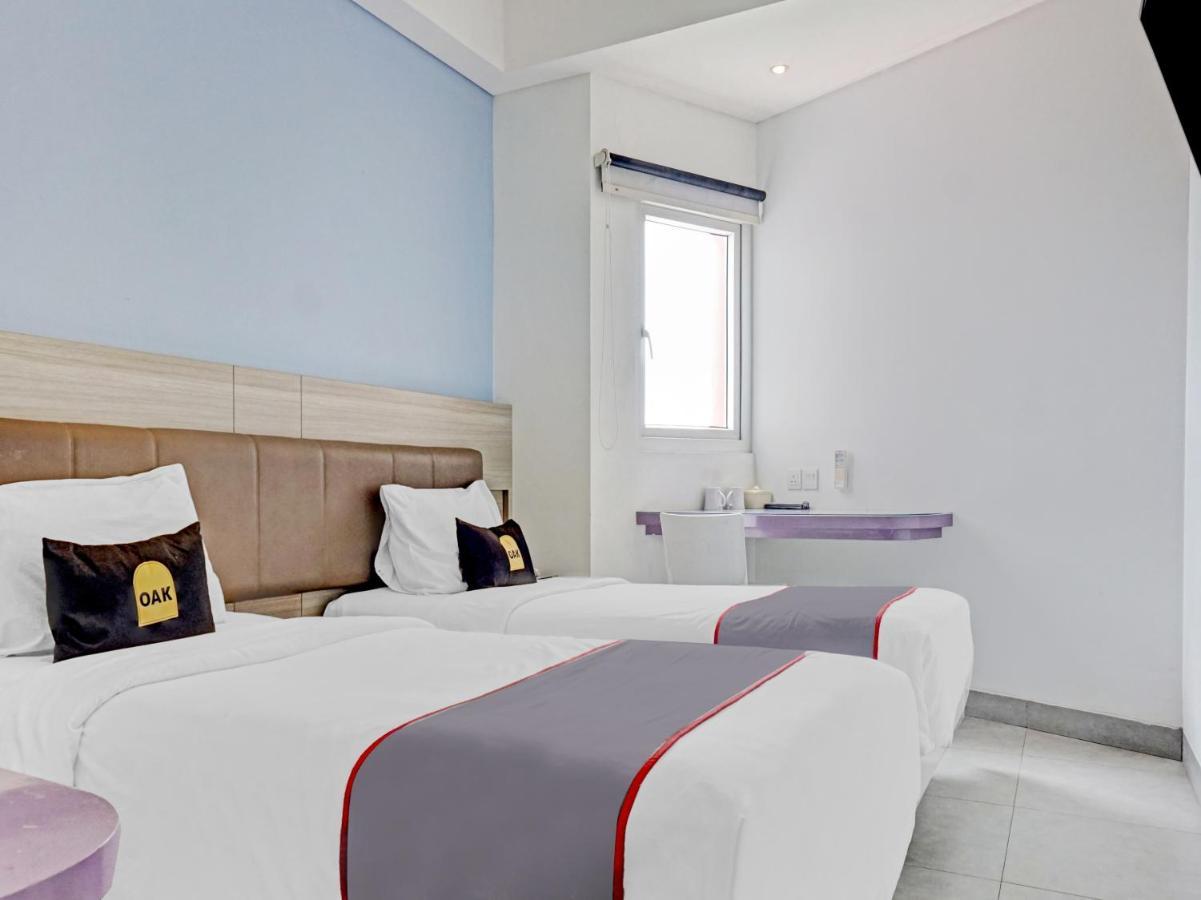 Townhouse Oak Jp Hotel Jakarta Extérieur photo
