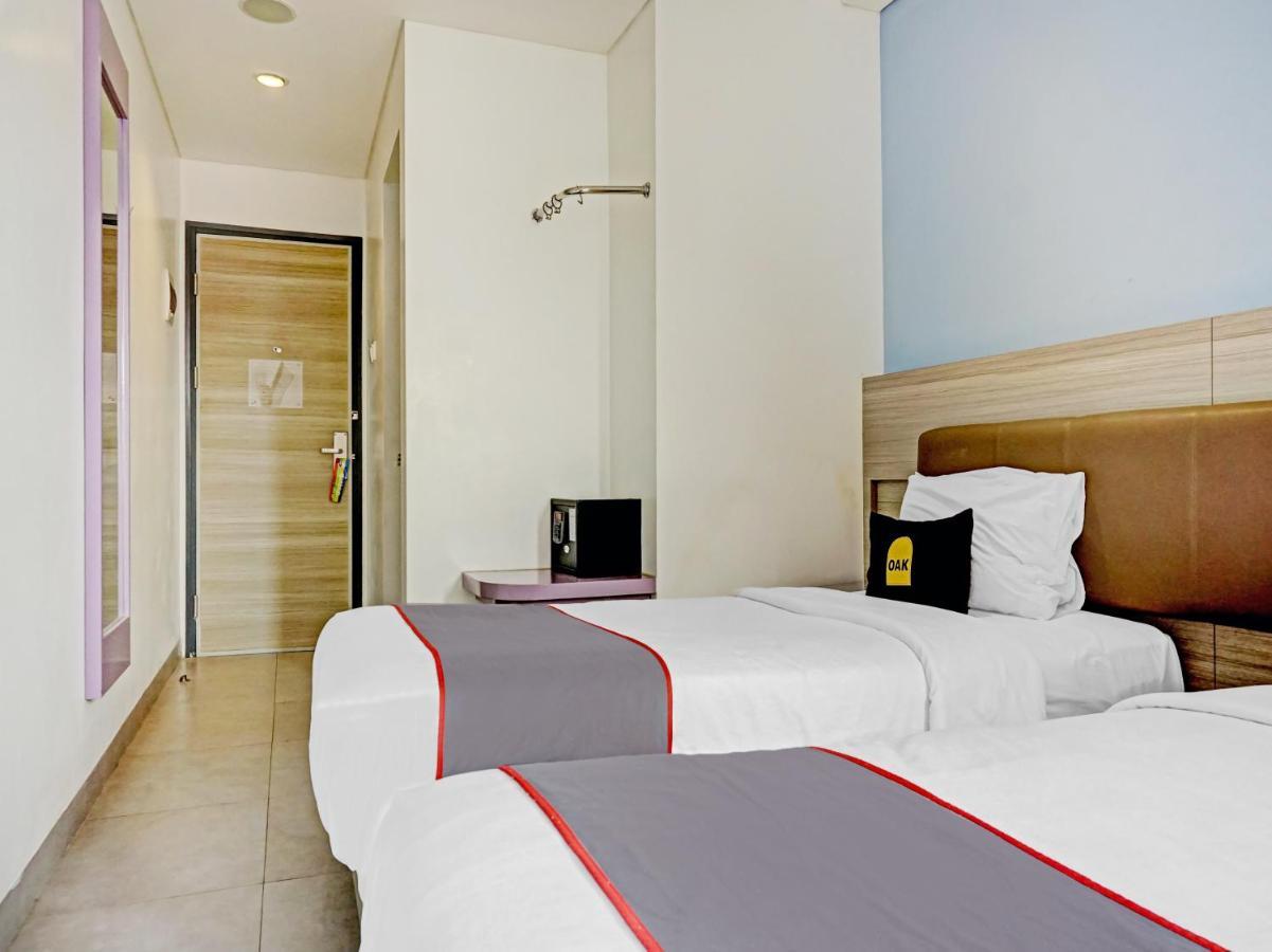 Townhouse Oak Jp Hotel Jakarta Extérieur photo